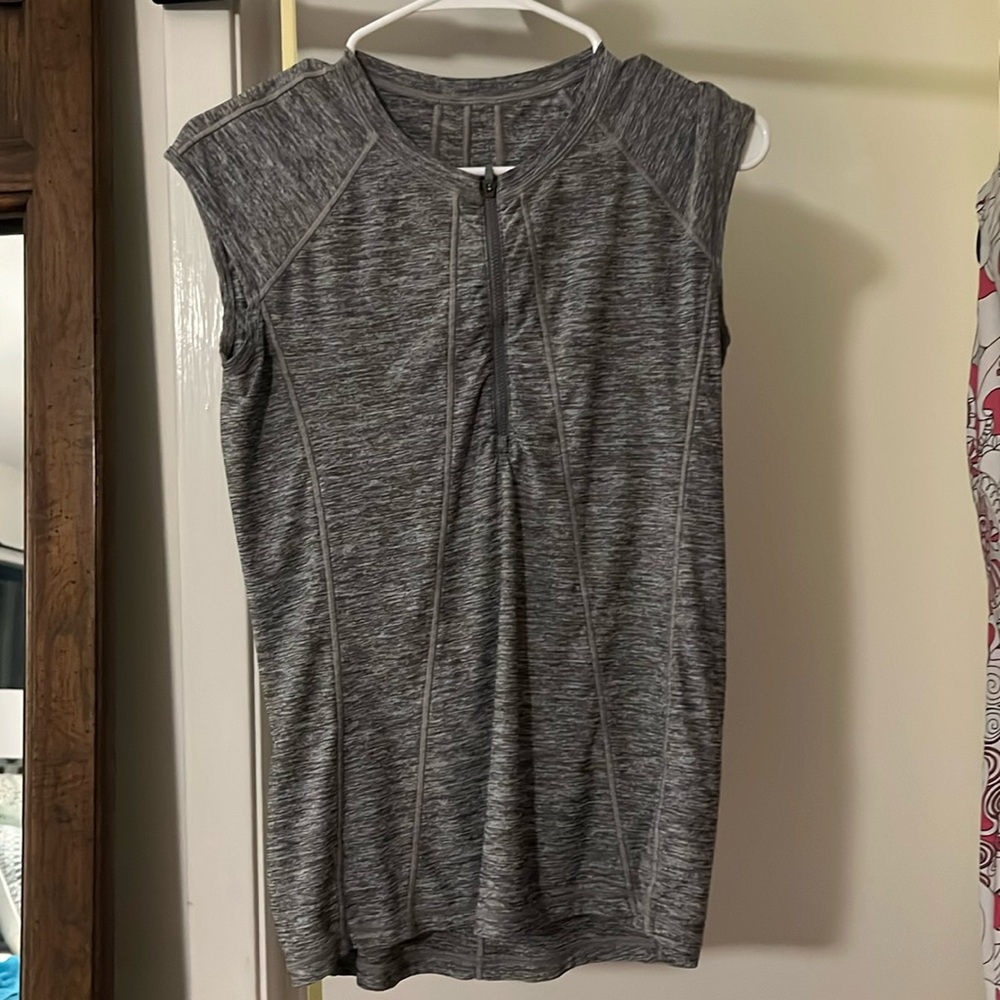 Athleta gray workout top